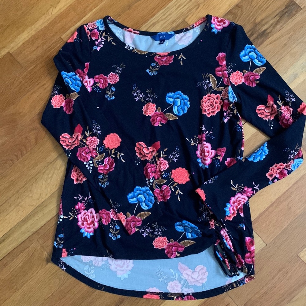 Apt. 9 floral top